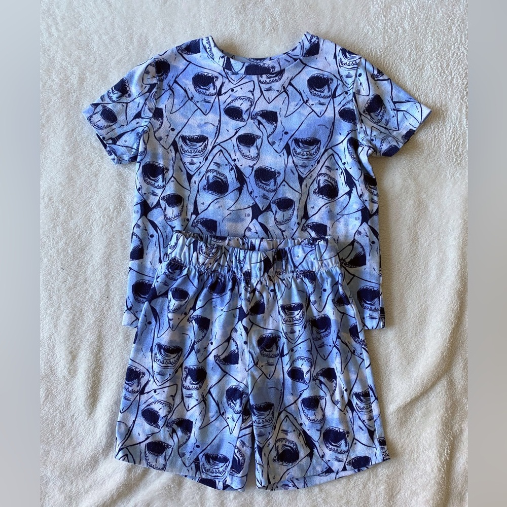 Old Navy Shark Print Pajama Set Size 4T